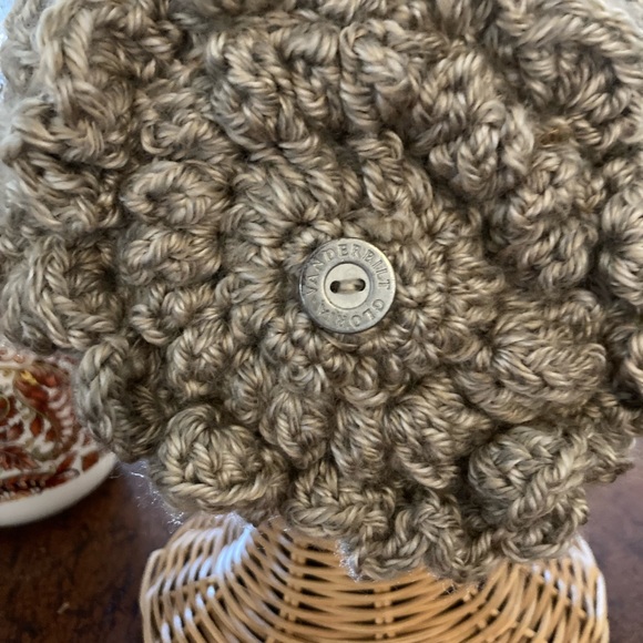 HANDMADE KNIT HAT - Picture 3 of 13